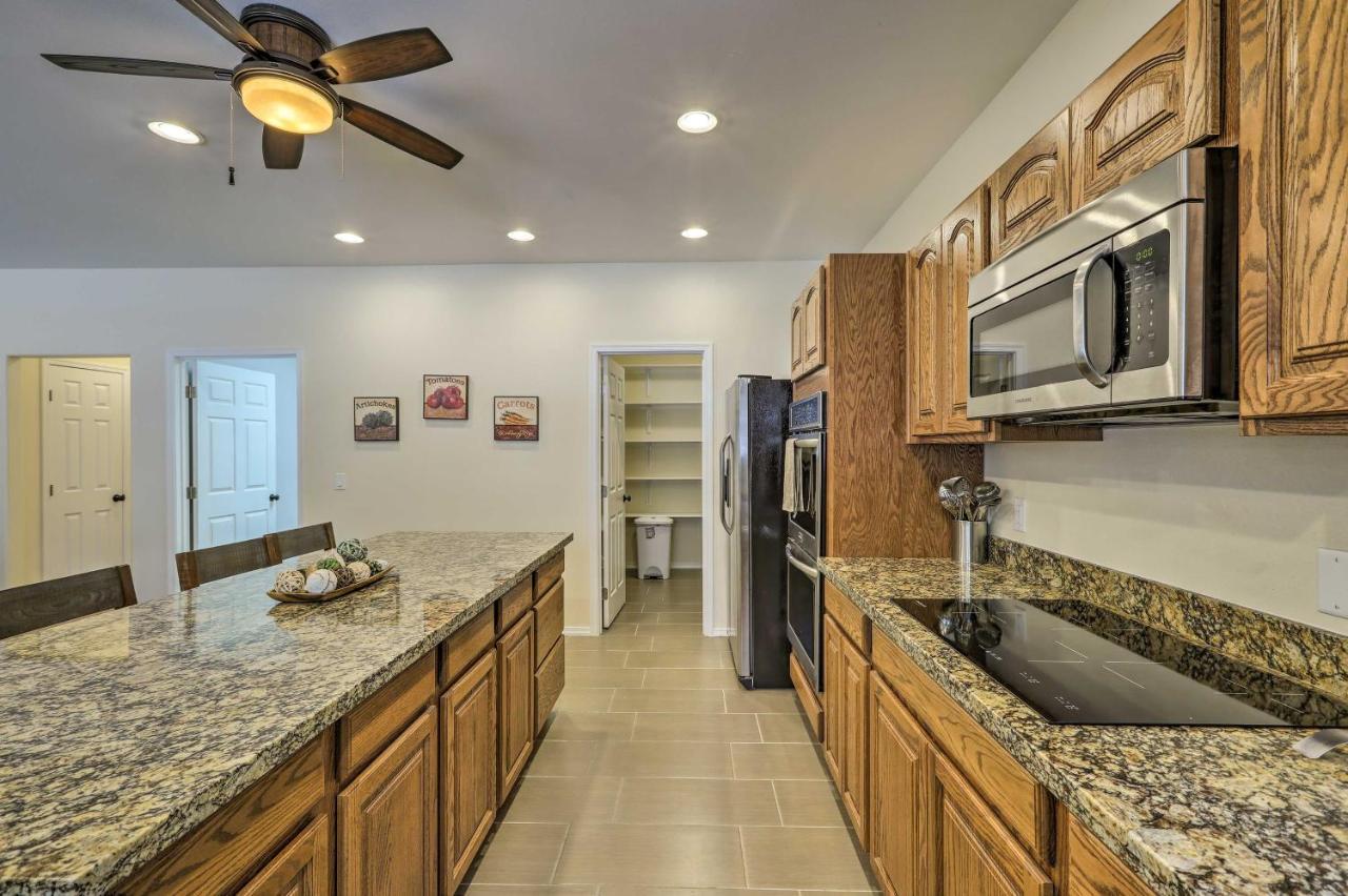 Spacious Pinetop-Lakeside Home With Hot Tub And Grill! Εξωτερικό φωτογραφία