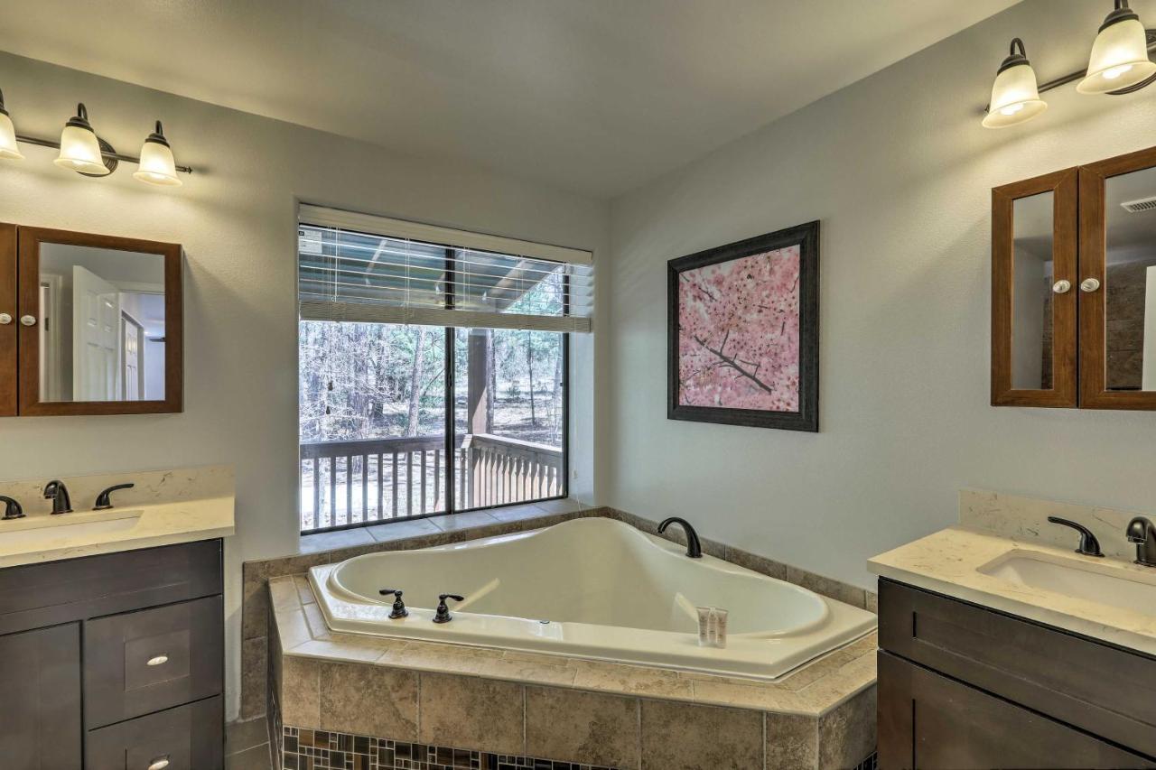 Spacious Pinetop-Lakeside Home With Hot Tub And Grill! Εξωτερικό φωτογραφία