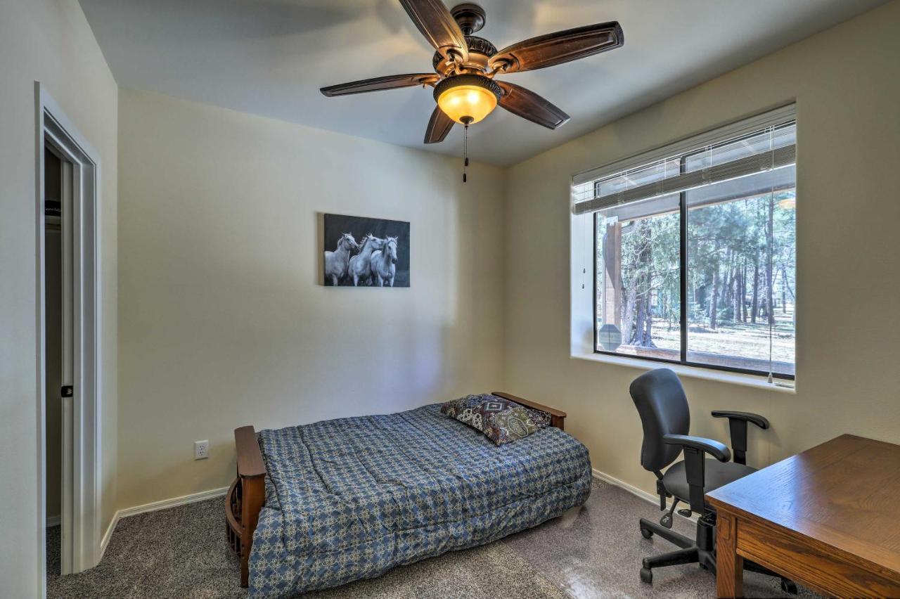 Spacious Pinetop-Lakeside Home With Hot Tub And Grill! Εξωτερικό φωτογραφία